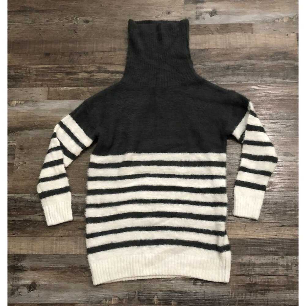 Fable Womens S/M Gray 8 White Cowl Neck Sweater Long Sleeve